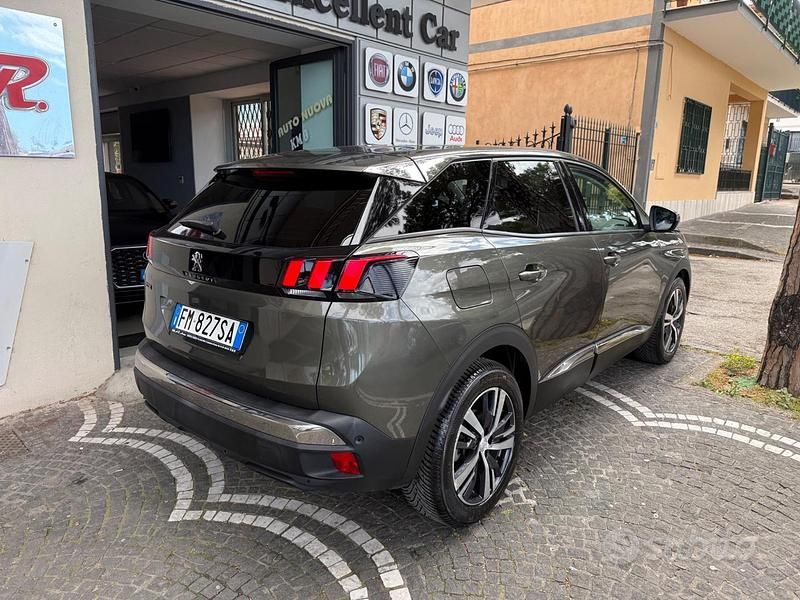 Usata Peugeot 3008 Allure 131 CV (96 kW) 2018 Verde SUV
