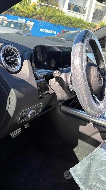 Nuova Mercedes GLA200 AMG 150 CV (110 kW) 2025 Grigio SUV