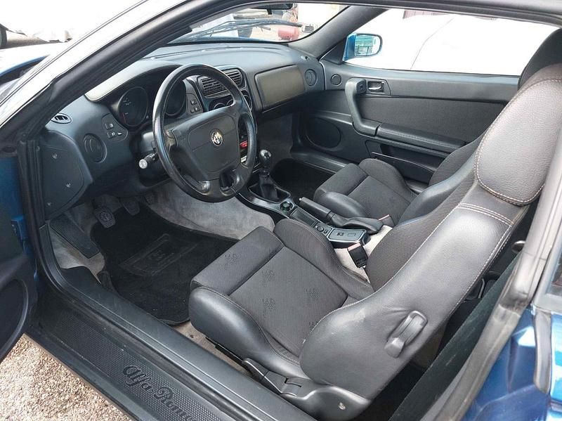 Usata Alfa Romeo GTV 201 CV (147 kW) 1997 Blu Coupé