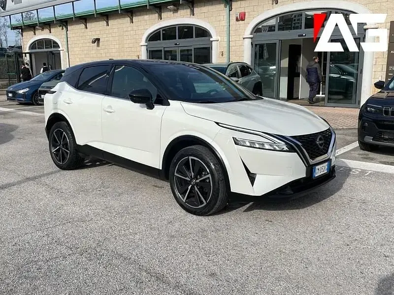 Usata Nissan Qashqai Tekna 158 CV (116 kW) 2022 Bianco SUV