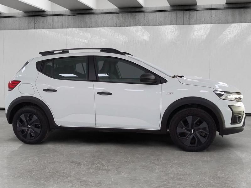 Nuova Dacia Sandero Essentiel 101 CV (74 kW) 2026 Bianco Utilitaria