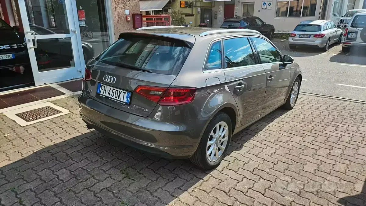 Usata Audi A3 Business 110 CV (80 kW) 2016 Marrone Berlina