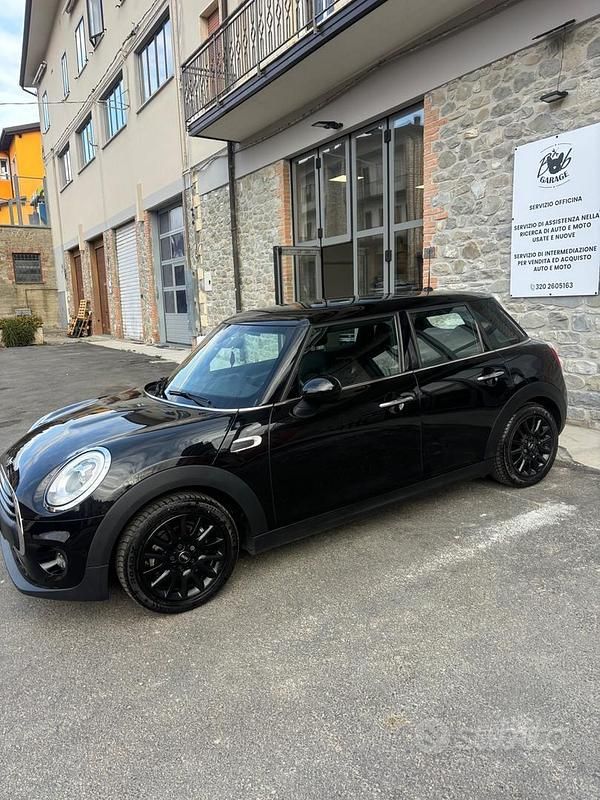 Occasion Mini Cooper D Hype 95 ch (69 kW) 2018 Noir Citadine
