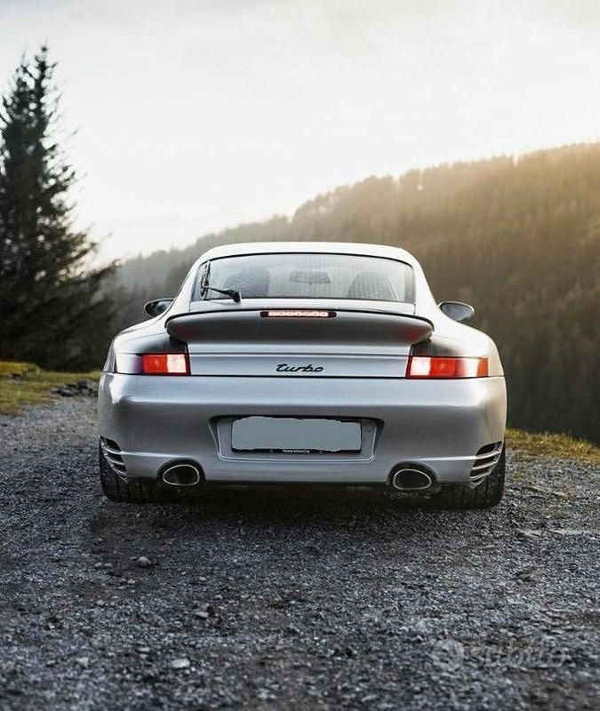 Usata Porsche 996 420 CV (308 kW) 2000 Grigio Coupé