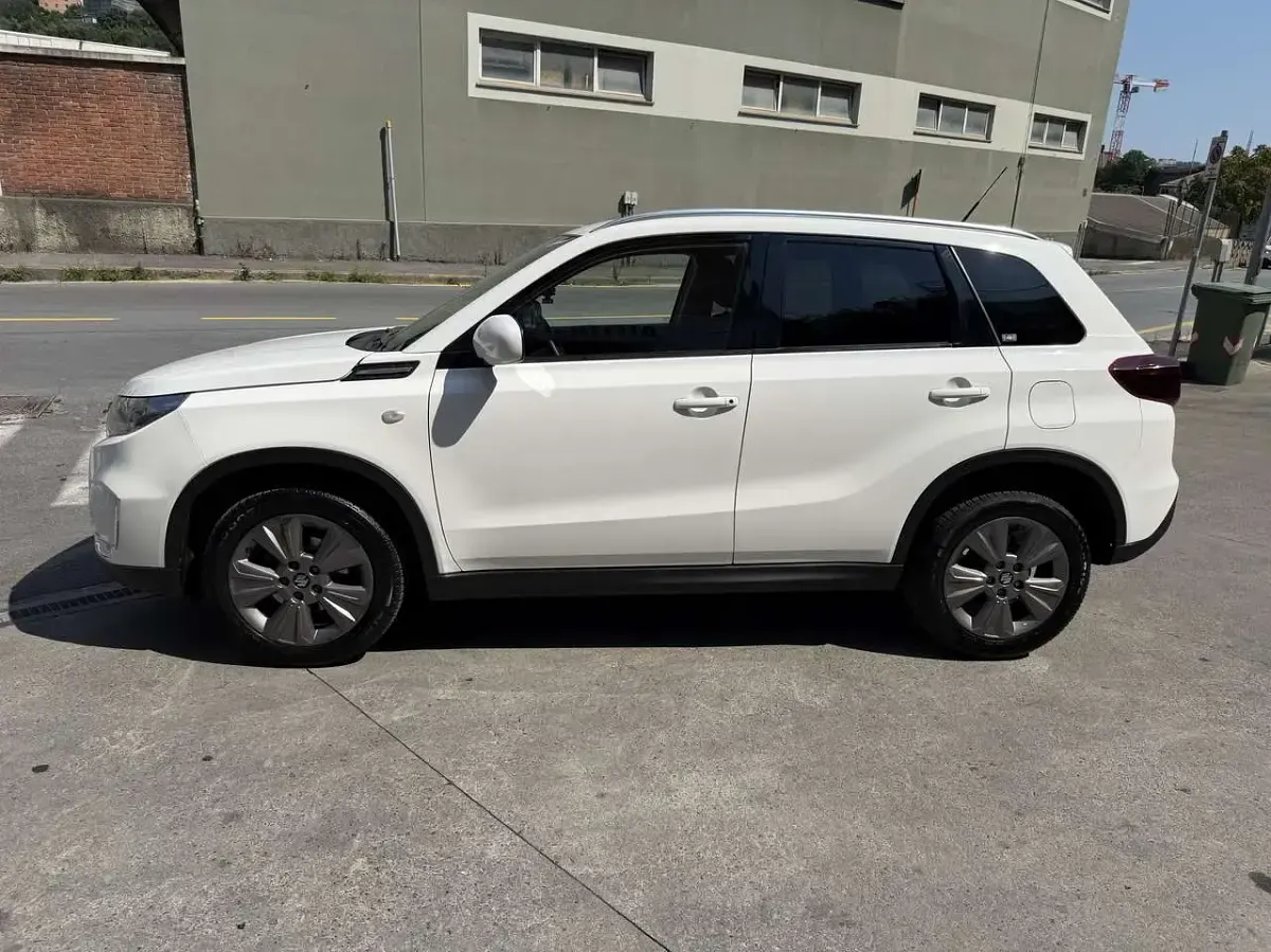 Usata Suzuki Vitara Cool 129 CV (94 kW) 2022 Bianco SUV