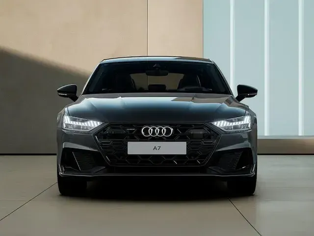 Usata Audi A7 Sportback S-Line 367 CV (269 kW) 2024 Grigio daytona perla Utilitaria