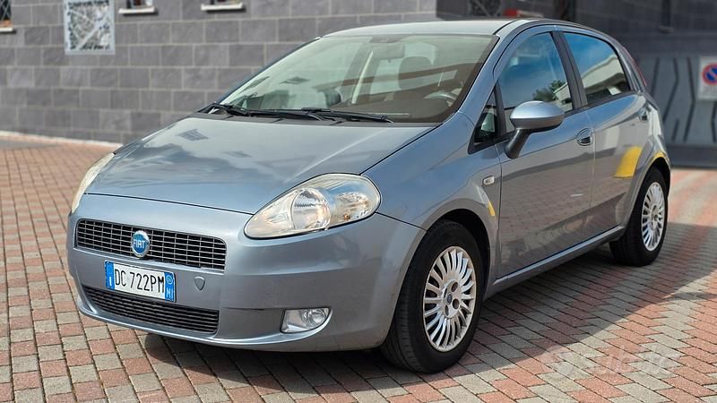 Usata Fiat Grande Punto Active 65 CV (47 kW) 2006 Grigio Utilitaria