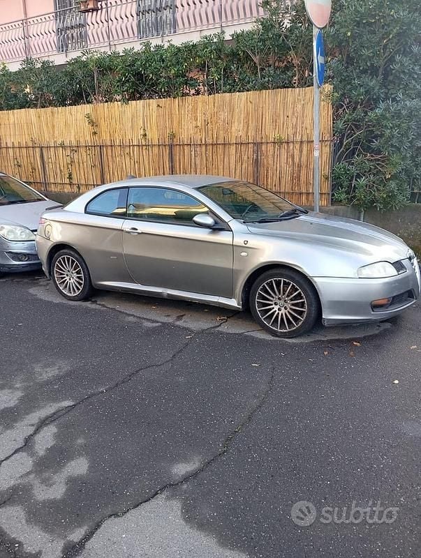 Grigio Usata 2004 Alfa Romeo GT Coupé | 1500 € (Super prezzo) - Immagine 1/3
