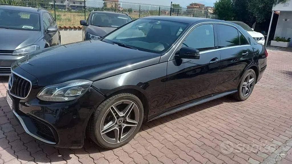 Usata Mercedes E200 136 CV (100 kW) 2016 Nero Berlina