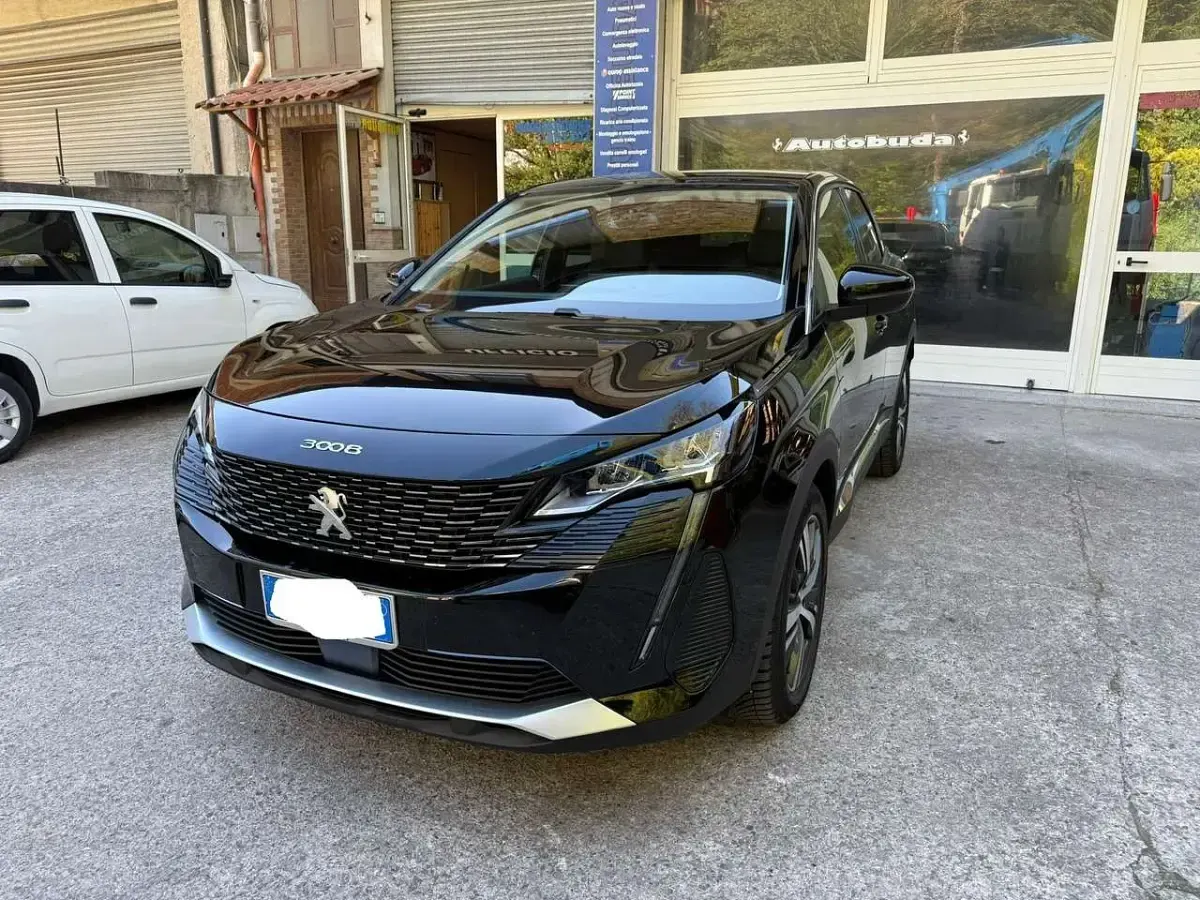 Usata Peugeot 3008 Active 131 CV (96 kW) 2022 Nero SUV