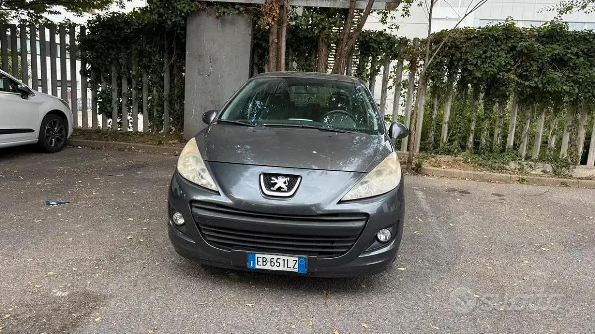 Usata Peugeot 207 73 CV (53 kW) 2010 Grigio Berlina