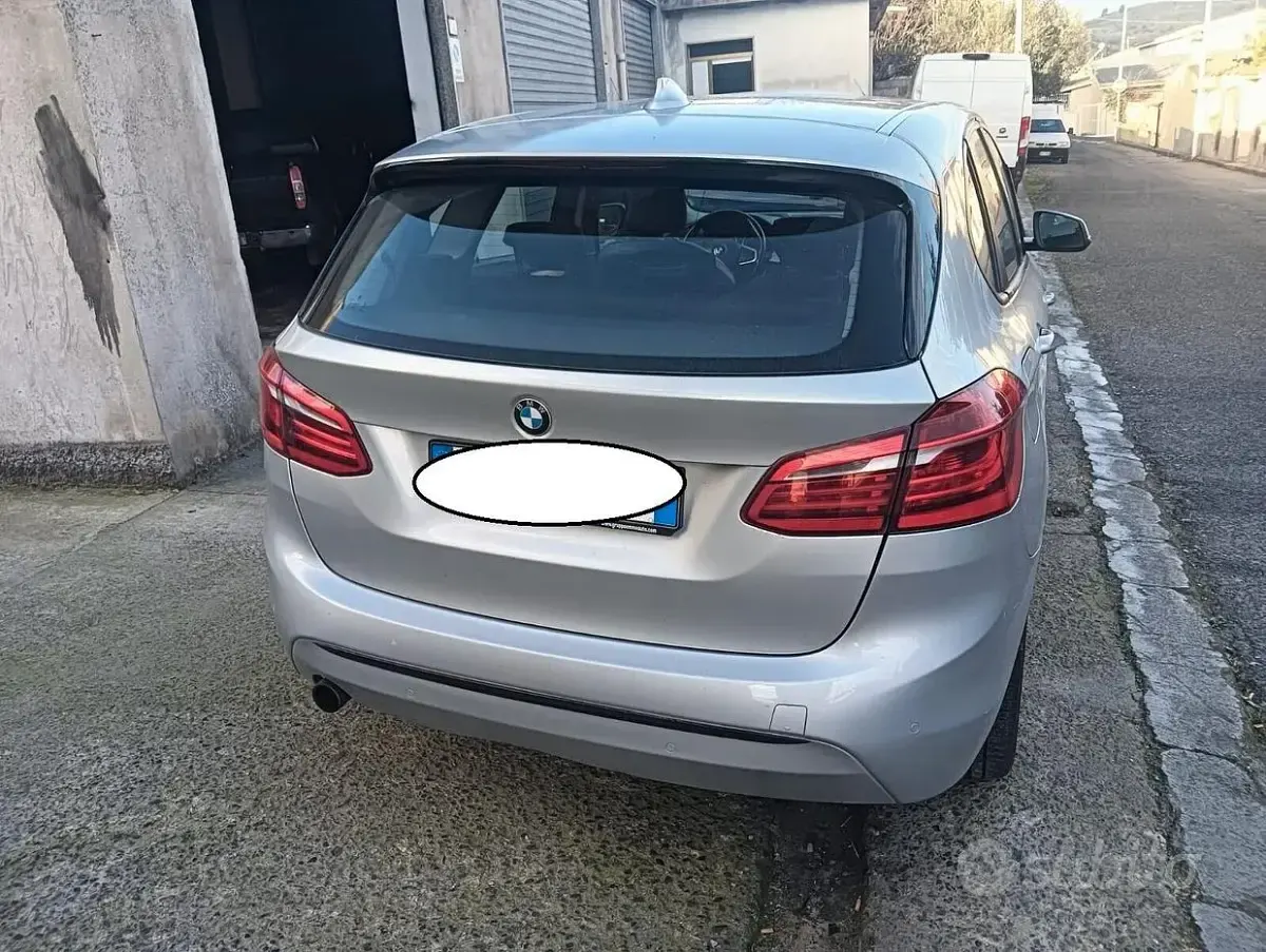 Usata BMW 218 Active Tourer Luxury Line 150 CV (110 kW) 2014 Grigio Monovolume
