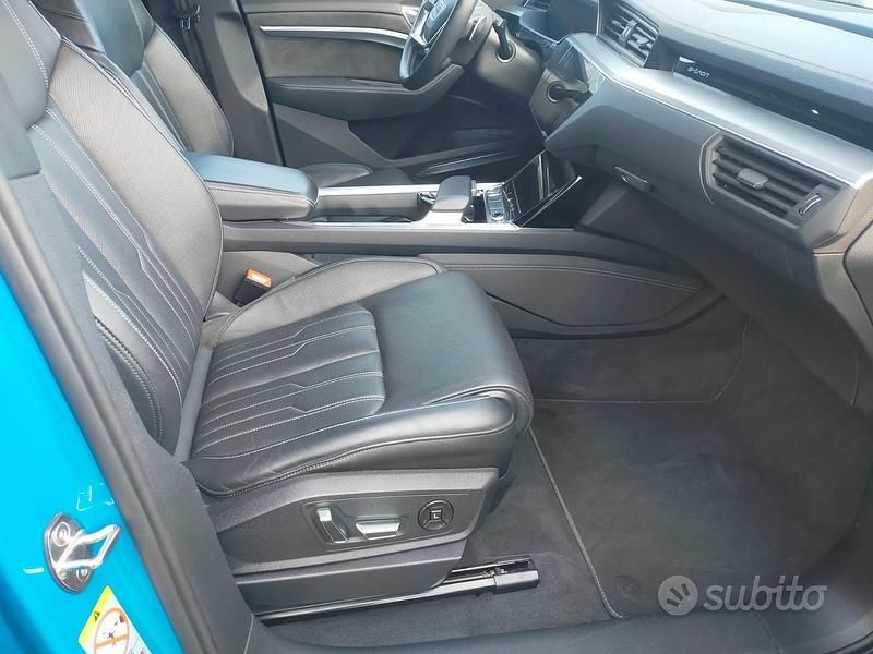Usata Audi Q8 e-tron Ambiente 300 kW (408 CV) 2020 Blu/azzurro SUV