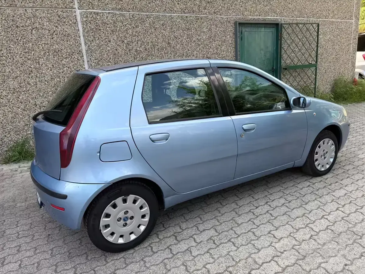 Occasion Fiat Punto Classica 60 ch (44 kW) 2008 Bleue Citadine