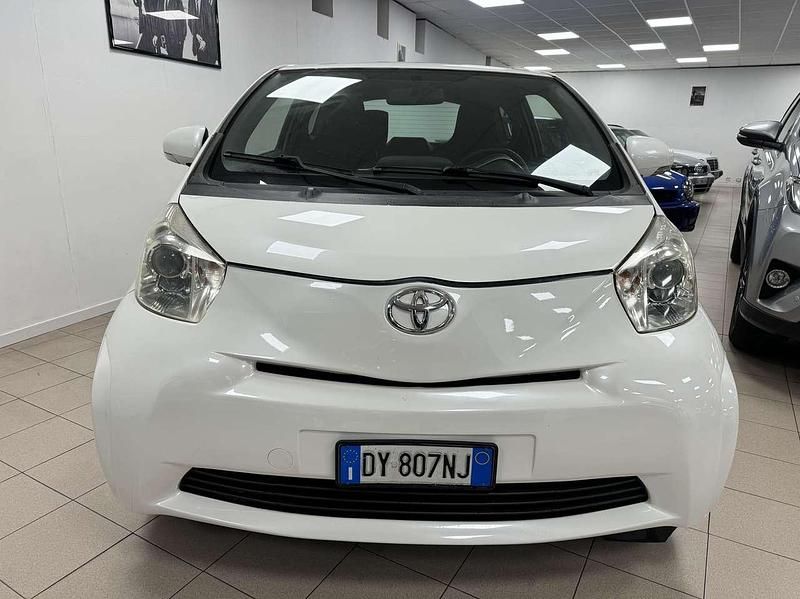 Usata Toyota iQ 68 CV (50 kW) 2009 Bianco Utilitaria