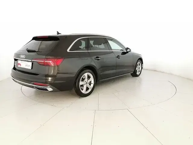 Usata Audi A4 Advanced Plus 163 CV (119 kW) 2021 Nero mythos metallizzato Station wagon