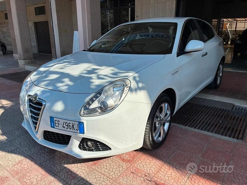 Usata Alfa Romeo Giulietta 105 CV (77 kW) 2011 Bianco Utilitaria