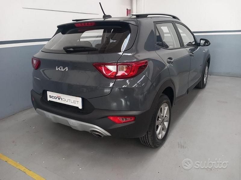 Begagnad Kia Stonic Urban 84 HK (61 kW) 2022 Grå SUV