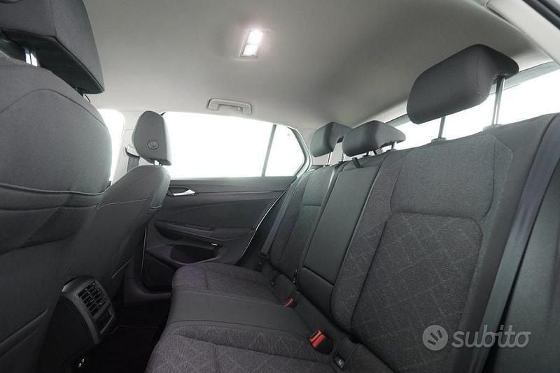 Usata VW Golf VII Life 150 CV (110 kW) 2021 Grigio Utilitaria