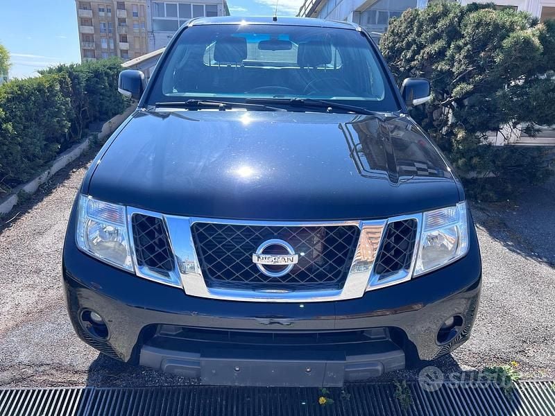 Usata Nissan Navara 190 CV (139 kW) 2015 Nero Pick-up