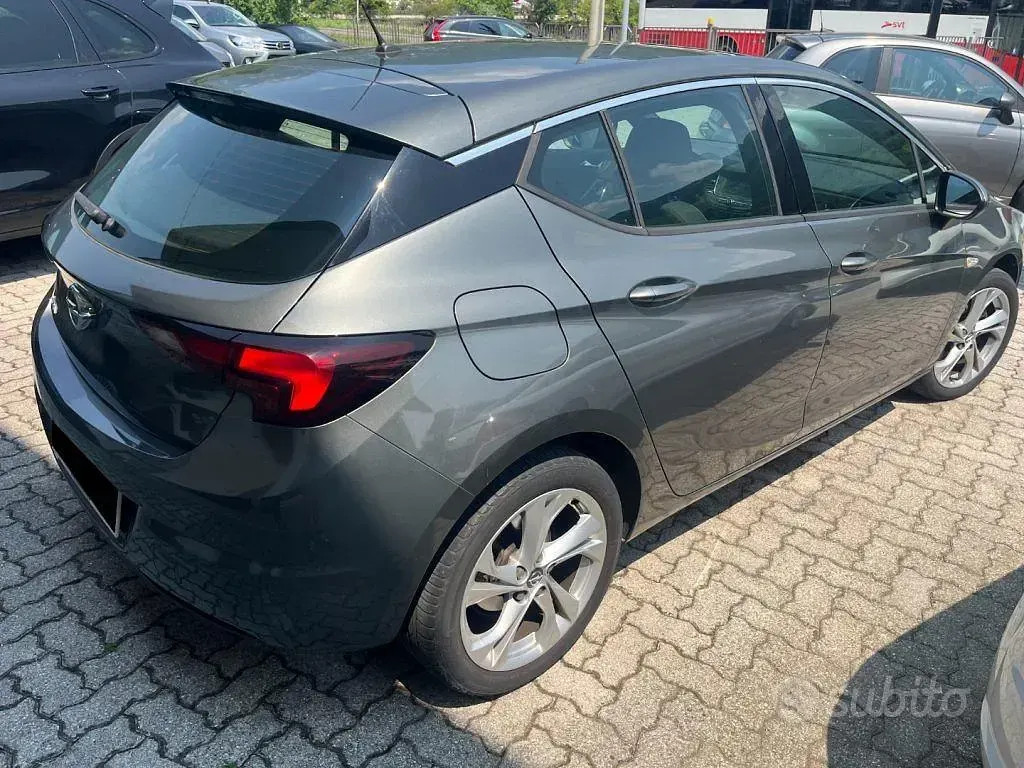 Usata Opel Astra Dynamic 136 CV (100 kW) 2019 Grigio Berlina