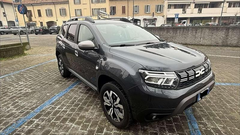 Usata Dacia Duster Journey 101 CV (74 kW) 2023 Grigio SUV