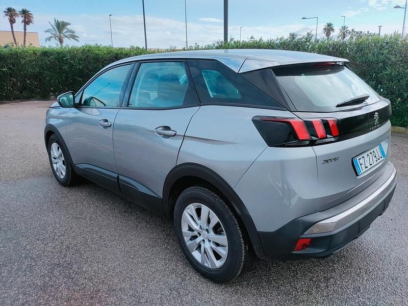 Usata Peugeot 3008 Business-Line 131 CV (96 kW) 2019 Argento SUV