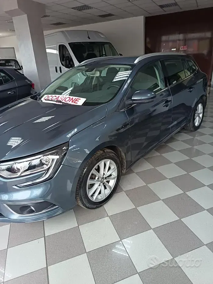 Usata Renault Mégane GrandTour 110 CV (80 kW) 2018 Bluazzurro Station wagon