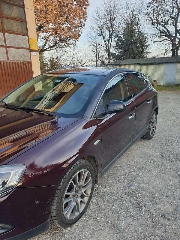 Usata Lancia Delta 165 CV (121 kW) 2010 Utilitaria