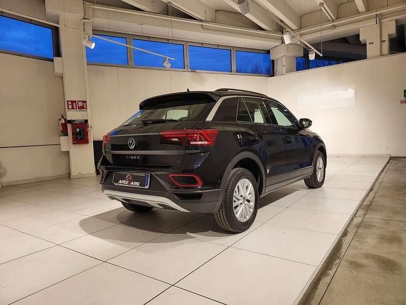 Usata VW T-Roc Life 150 CV (110 kW) 2024 Nero SUV