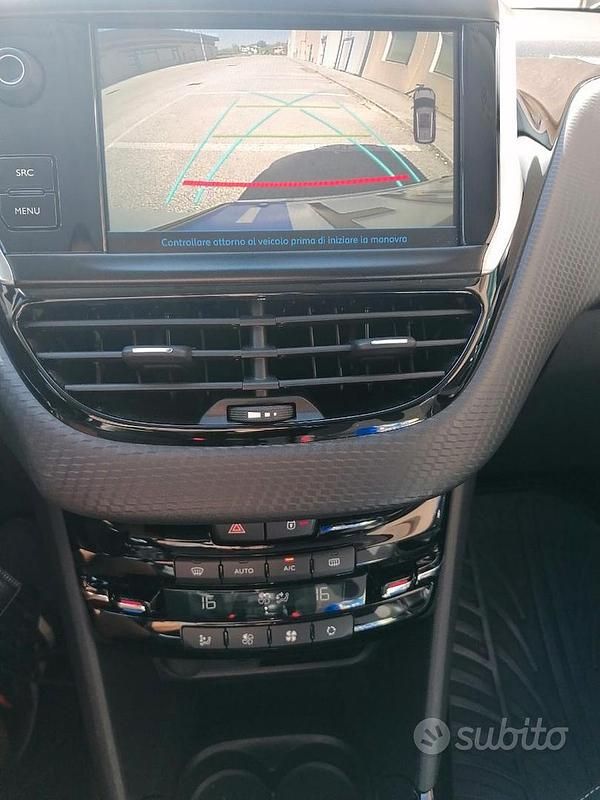 Usata Peugeot 2008 Allure 99 CV (72 kW) 2019 Bianco SUV