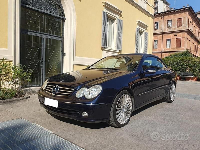 Usata Mercedes CLK200 163 CV (119 kW) 2003 Blu Cabrio
