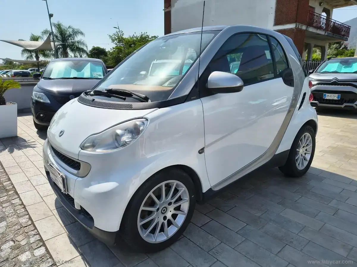 Usata Smart ForTwo Coupé Passion 70 CV (51 kW) 2008 Bianco Coupé