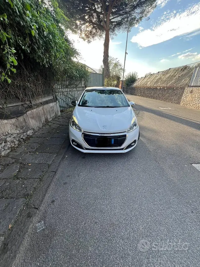 Usata Peugeot 208 2017 Utilitaria