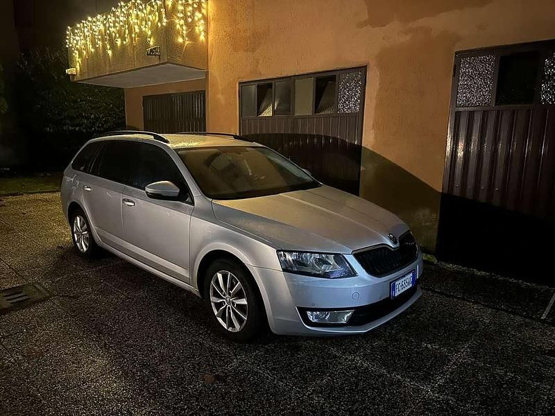 Usata Skoda Octavia Executive 150 CV (110 kW) 2016 Utilitaria