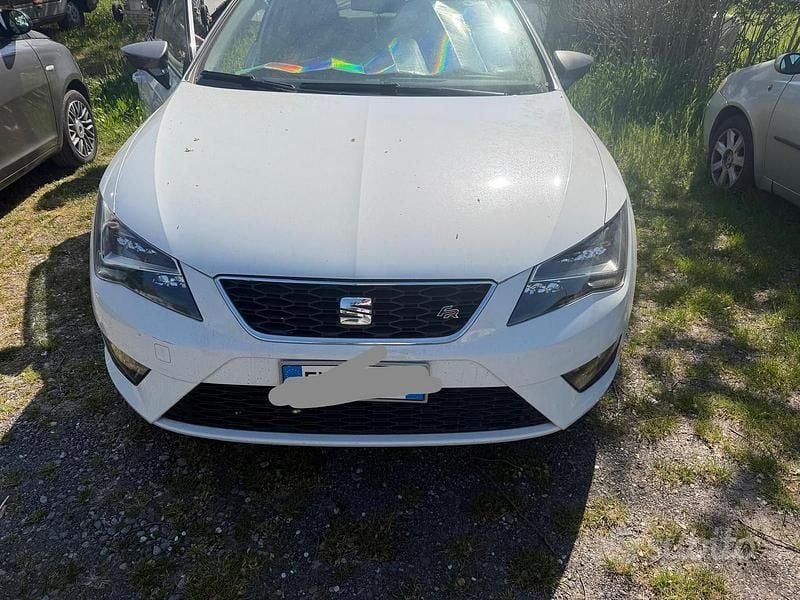 Usata Seat Leon FR 150 CV (110 kW) 2014 Bianco Coupé