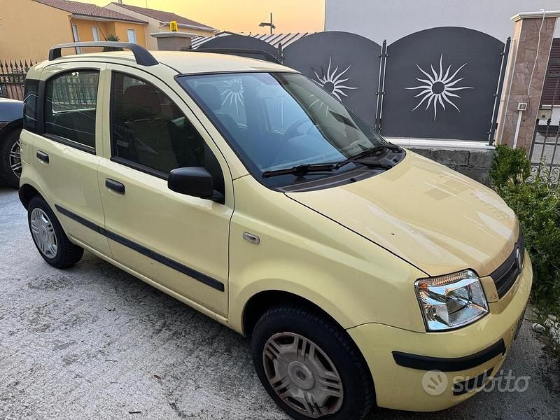 Giallo Usata 2009 Fiat Panda Due volumi | 2500 € (Buon prezzo) - Immagine 1/4