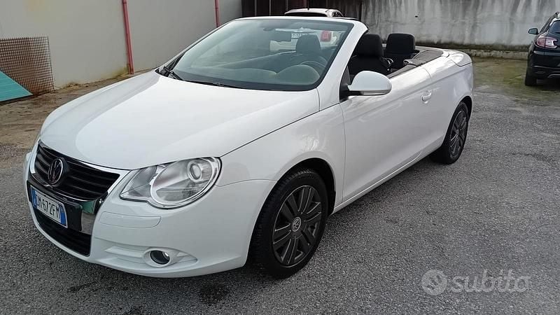 Usata VW Eos 122 CV (89 kW) 2008 Bianco Cabrio