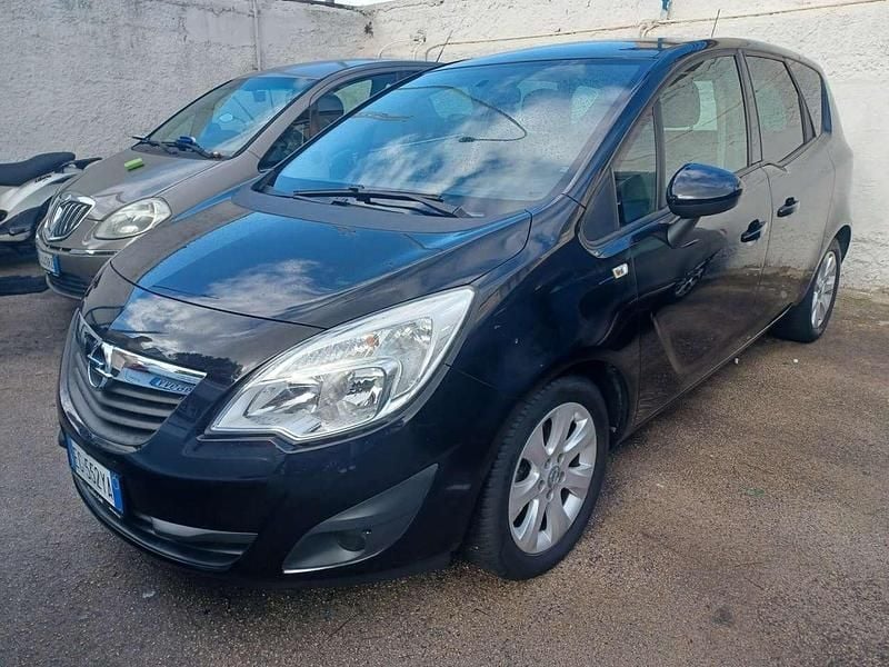 Nero Usata 2012 Opel Meriva Cosmo Monovolume | 4900 € (Buon prezzo) - Immagine 1/4