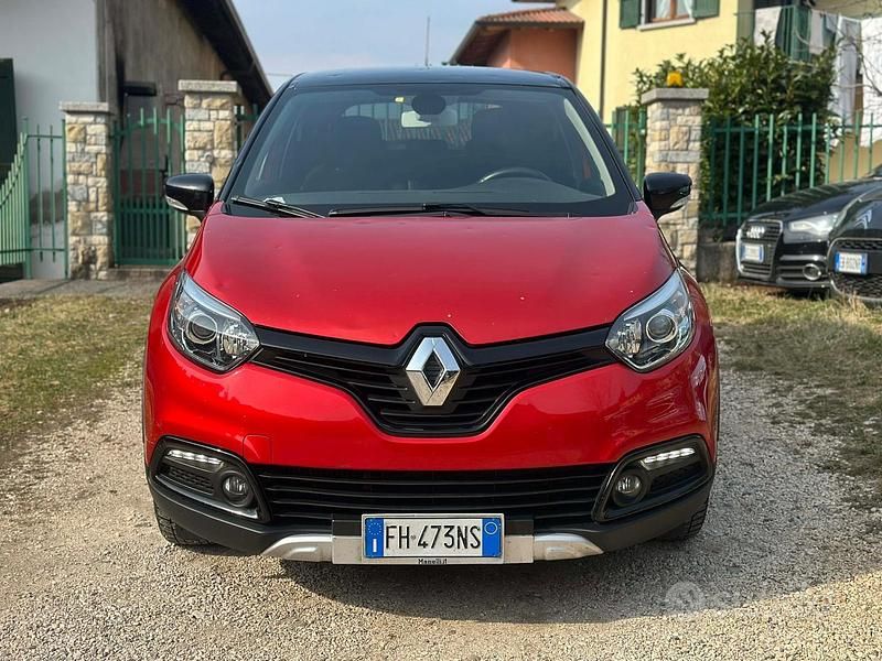 Usata Renault Captur Life 90 CV (66 kW) 2017 Rosso SUV