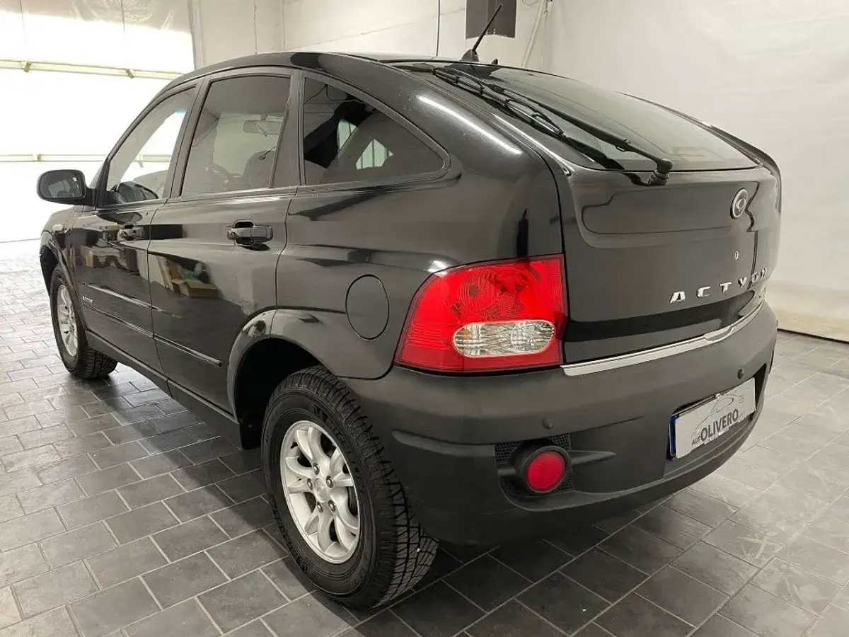 Usata SsangYong Actyon 141 CV (103 kW) 2007 Nero SUV