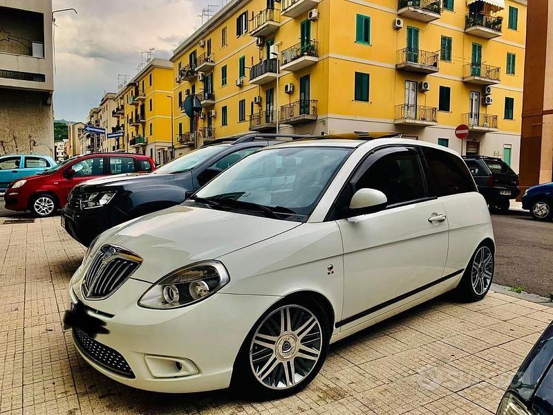 Usata Lancia Ypsilon 90 CV (66 kW) 2010 Utilitaria