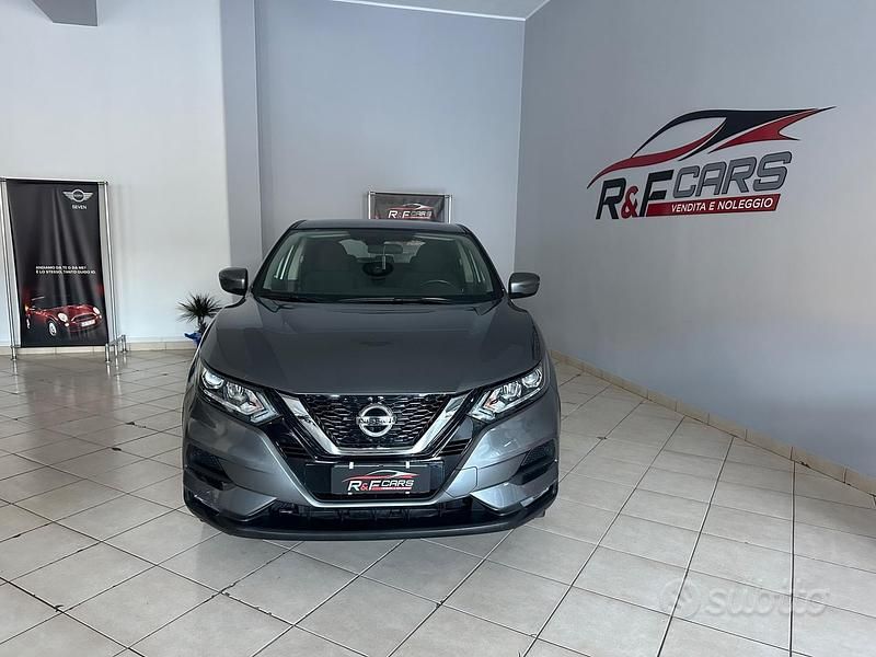 Grigio Usata 2019 Nissan Qashqai SUV | 15.900 € (Buon prezzo) - Immagine 1/4