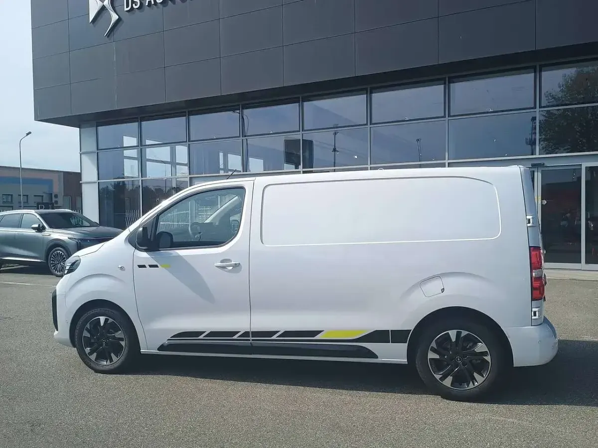 Nuova Opel Vivaro-e Combi Sportive 150 CV (110 kW) 2026 Kaolin white Monovolume