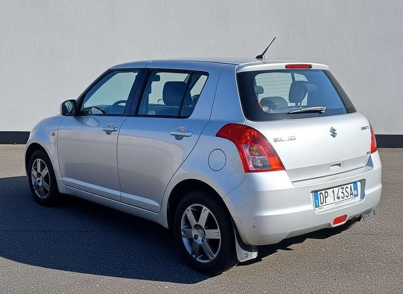 Usata Suzuki Swift GL 91 CV (66 kW) 2009 Argento Utilitaria