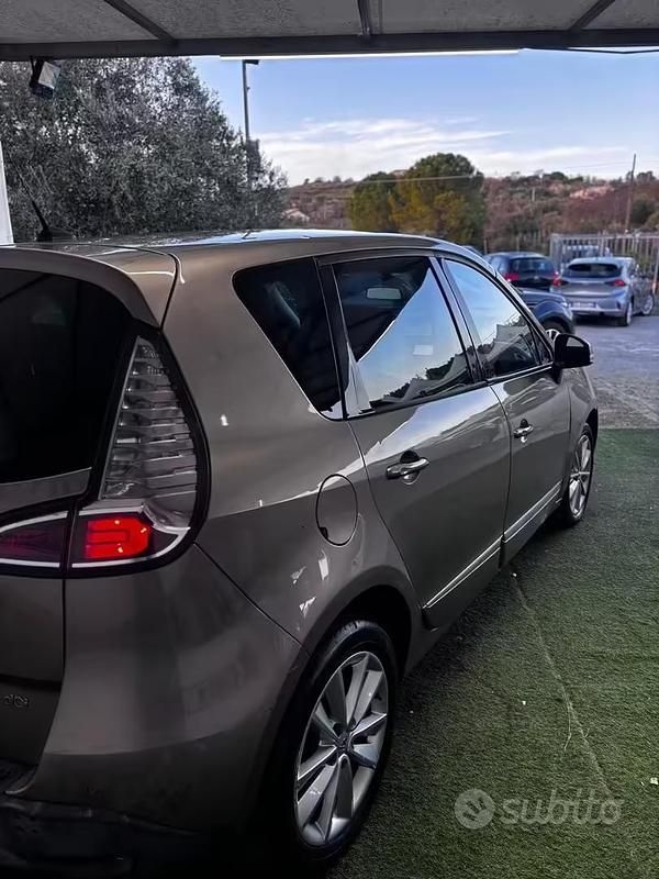 Usata Renault Scénic III Bose Edition 110 CV (80 kW) 2012 Giallo Monovolume