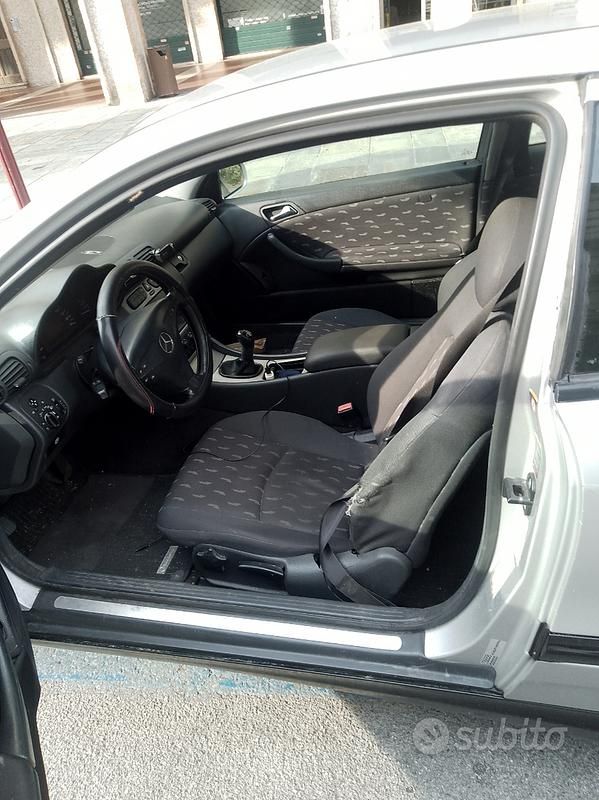 Usata Mercedes 220 2003 Grigio Berlina
