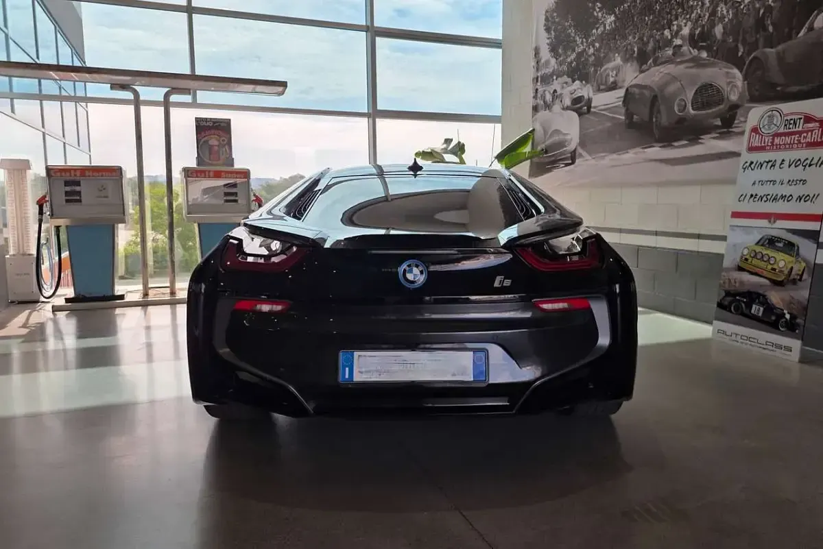 Usata BMW i8 231 CV (169 kW) 2019 Grigio Coupé
