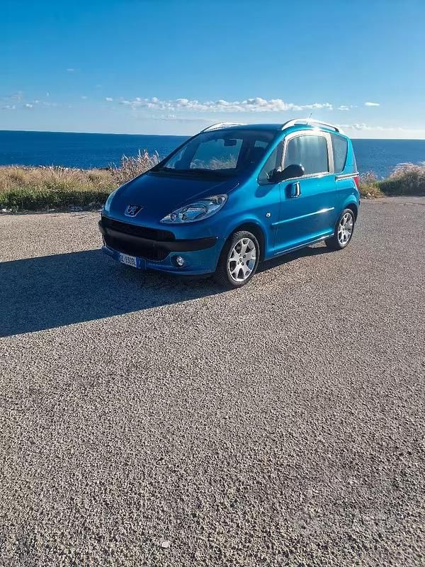 Usata Peugeot 1007 70 CV (51 kW) 2009 Blu Monovolume