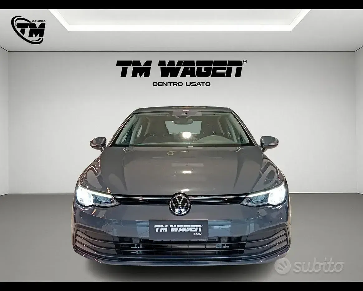 Usata VW Golf VIII Life 110 CV (80 kW) 2021 Grigio Berlina